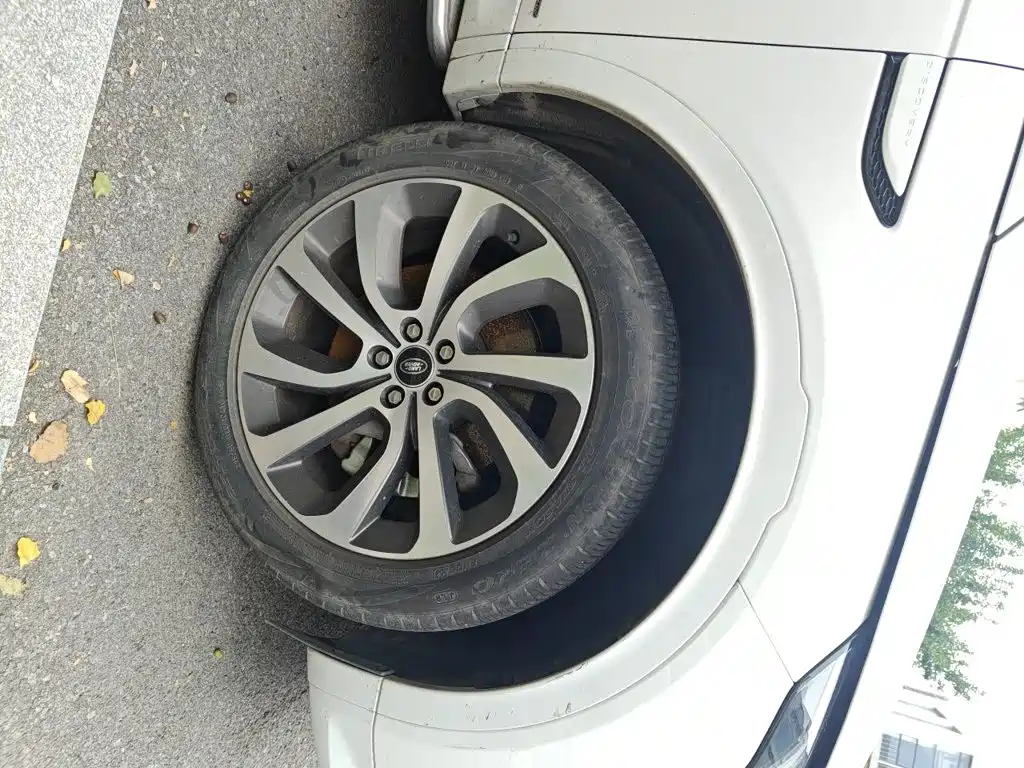 Land Rover Discovery Sport — миниатюра 9