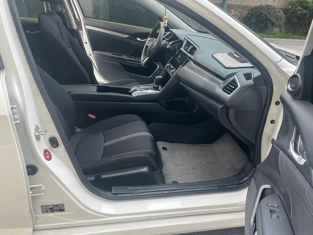 Honda Civic 2019 220TURBO CVT V