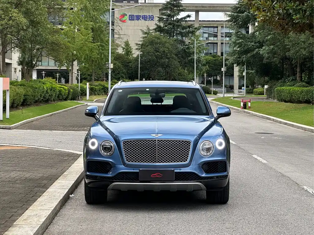 Bentley Bentayga — миниатюра 2