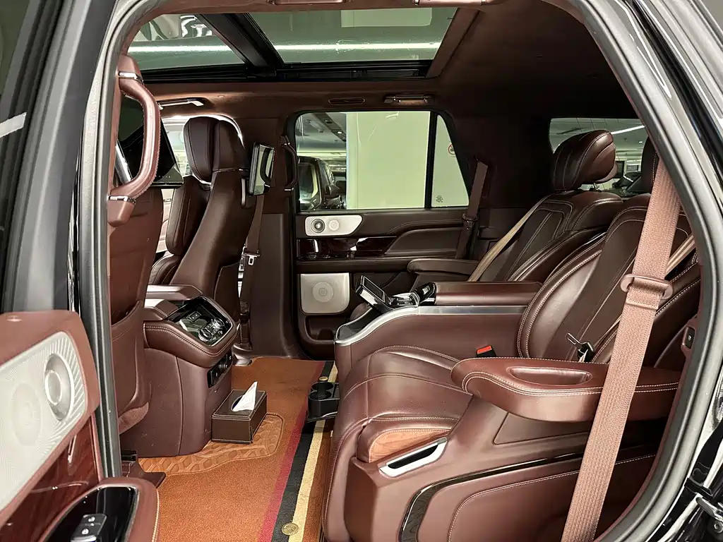 Lincoln Navigator — миниатюра 15