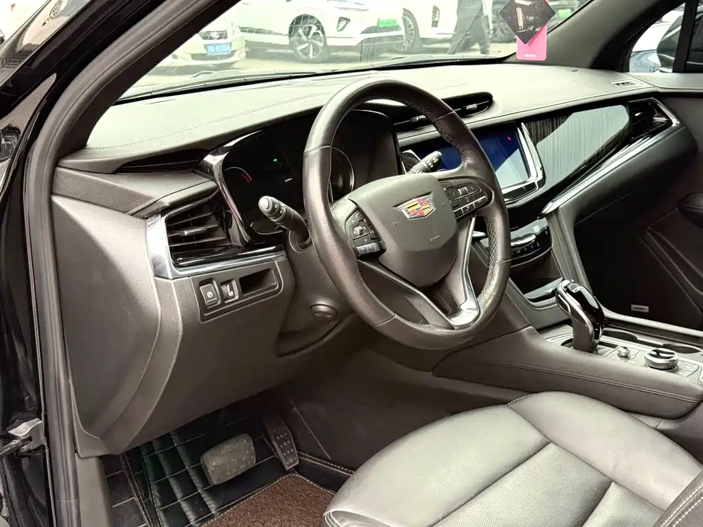 Cadillac XT6 2021 28T мест Luxury