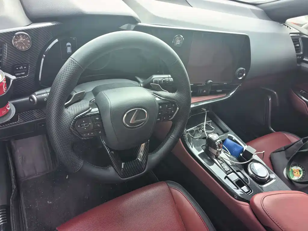 Lexus NX 2023 260