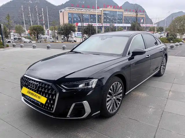 AUDI A8