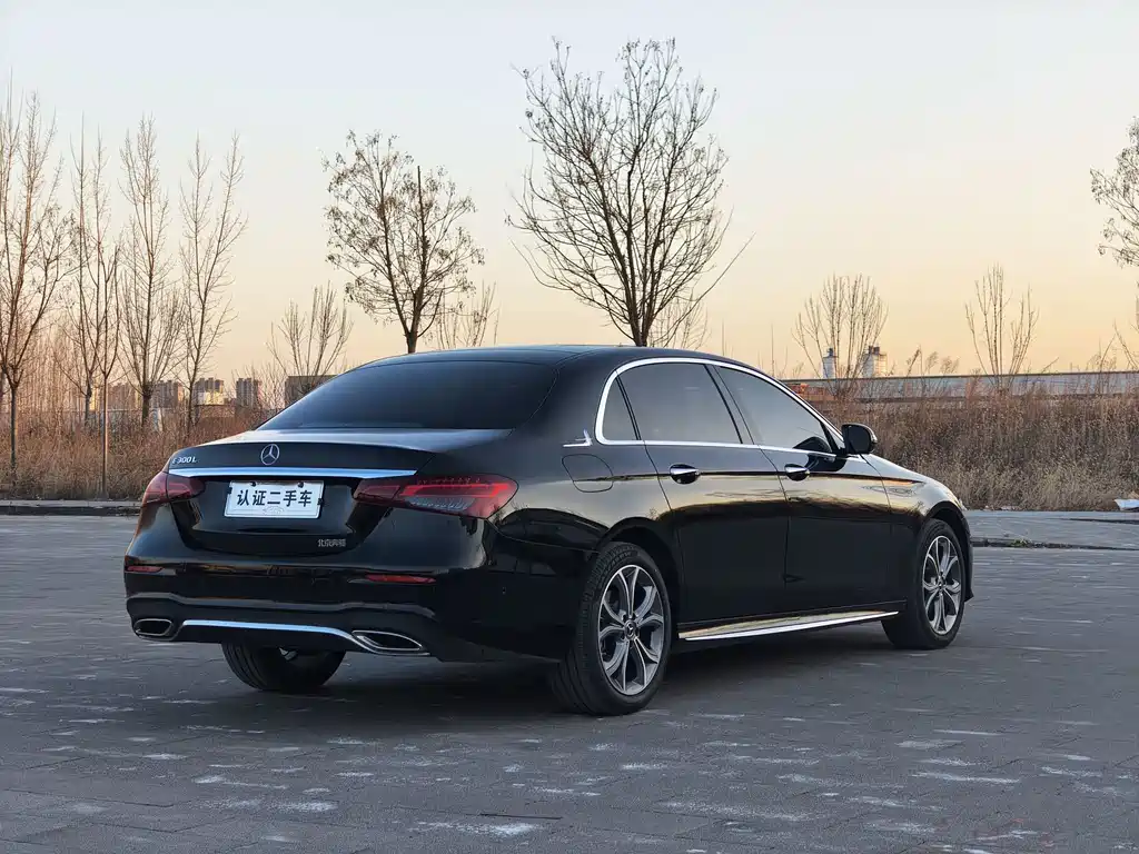 MERCEDES-BENZ E CLASS