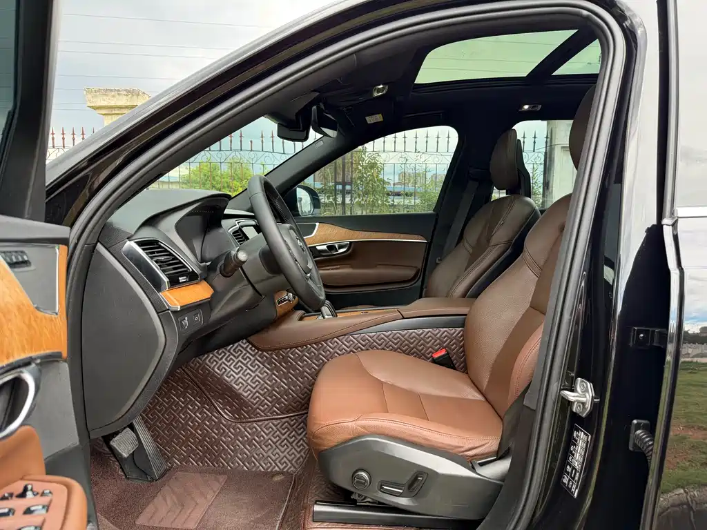 Volvo XC90 2021 B6 Luxury 7 мест