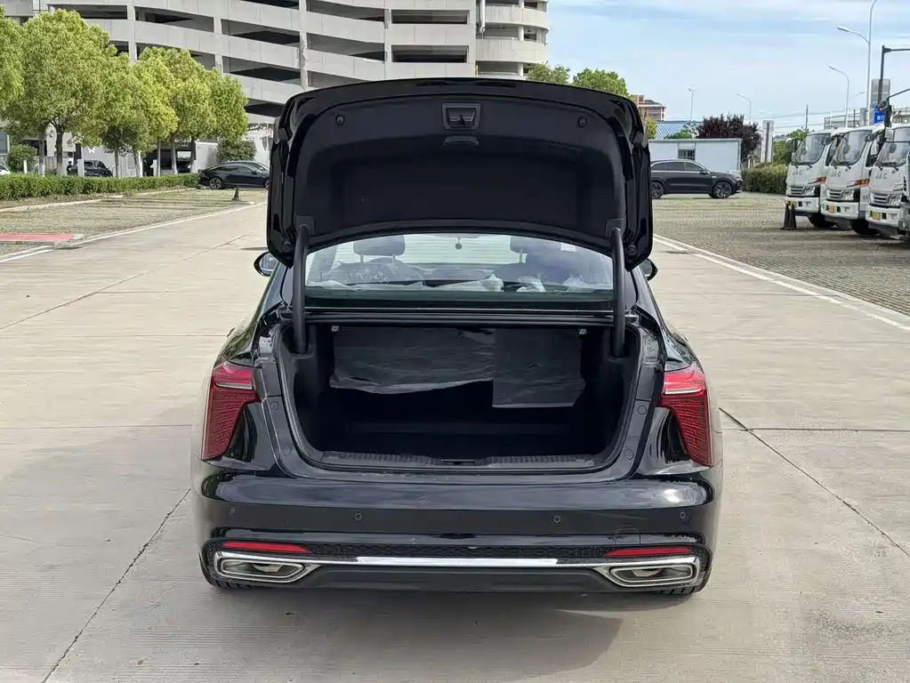 Hongqi H5 2025 2.0T AT