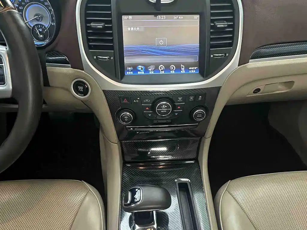 Chrysler 300C — миниатюра 18