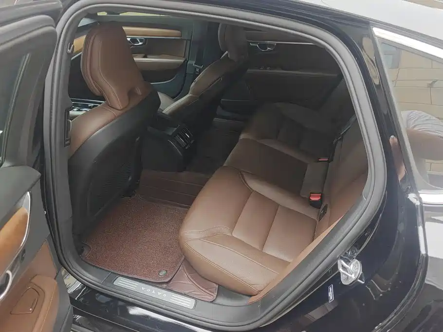 Volvo S90 — миниатюра 11
