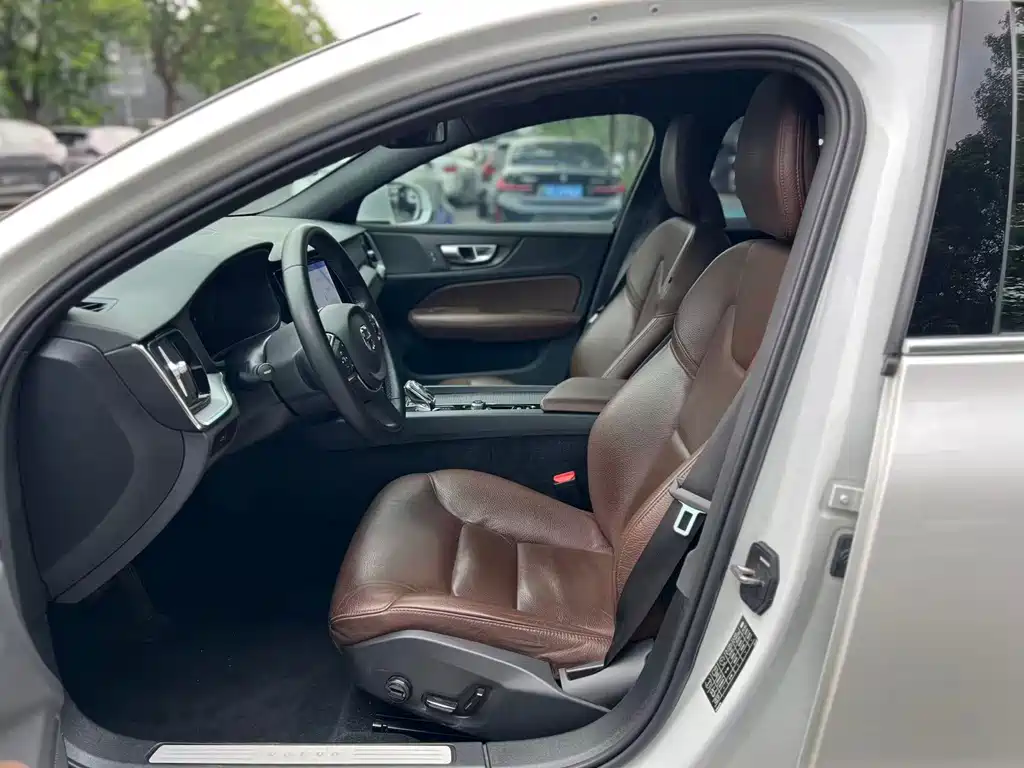 Volvo S60 — миниатюра 6