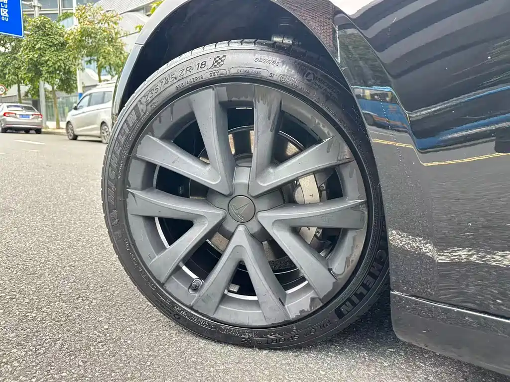 Tesla Model 3 — миниатюра 20