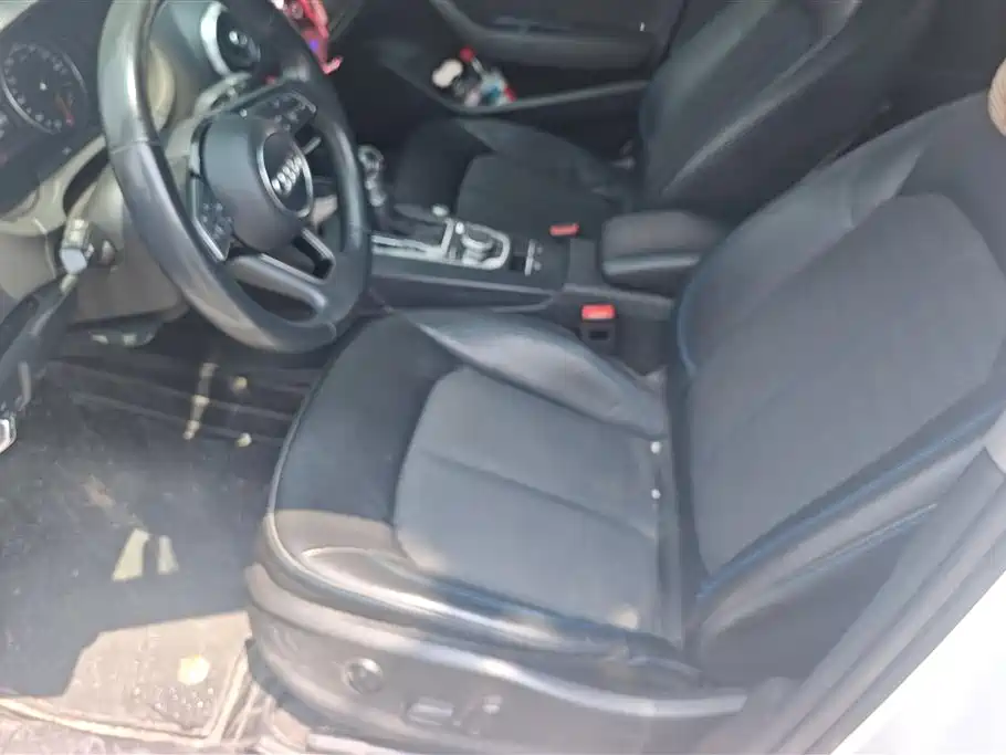 Audi A3 2019 Limousine 35 TFSI Fashion V