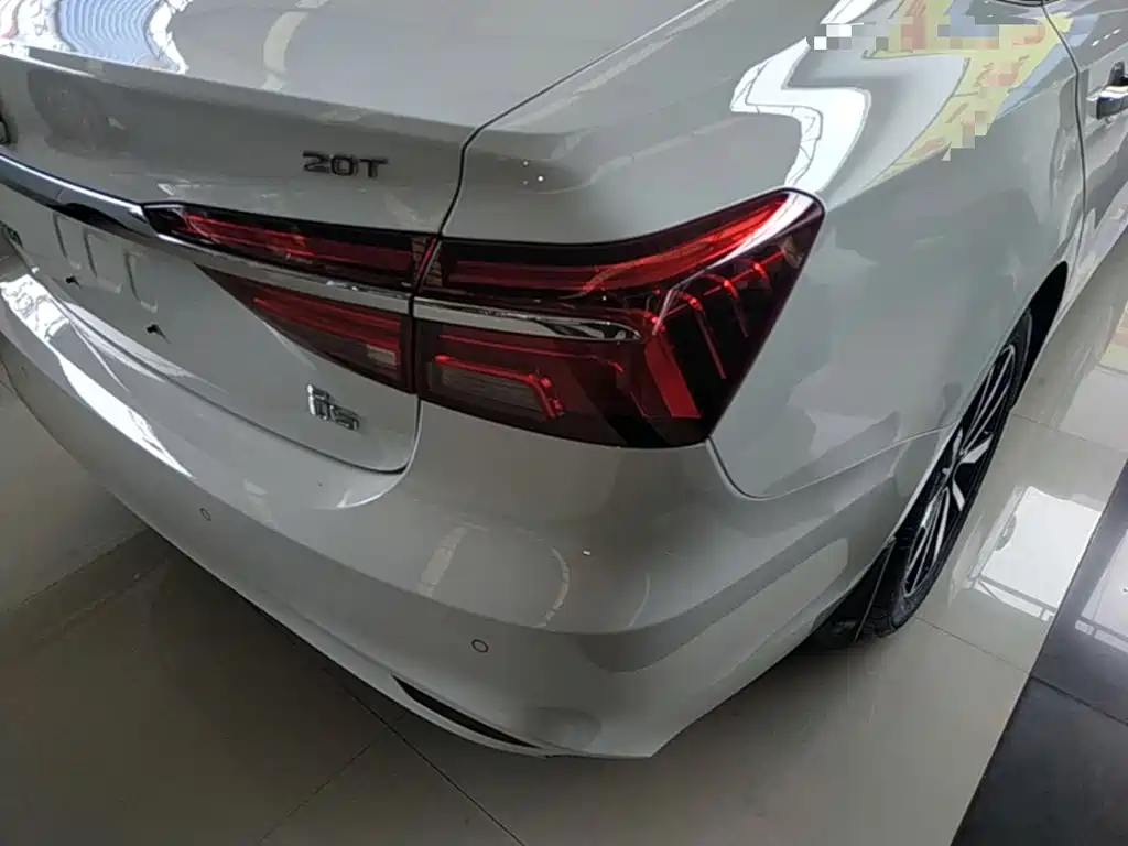 Roewe i6 Classic — миниатюра 8