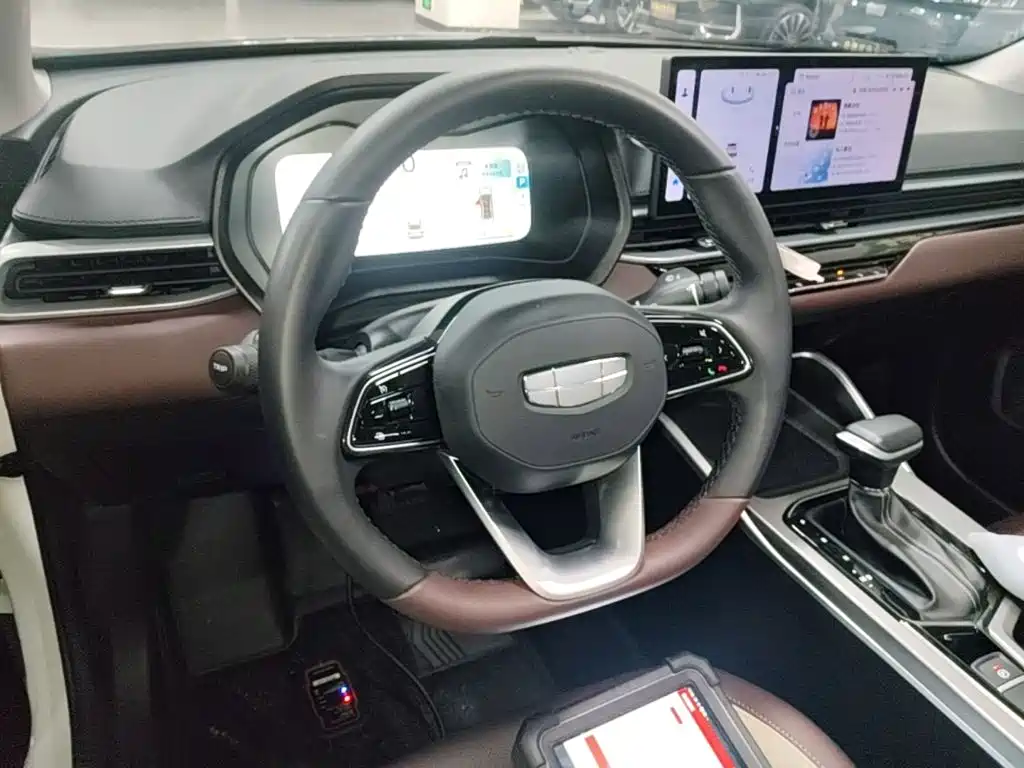 Geely Emgrand — миниатюра 11