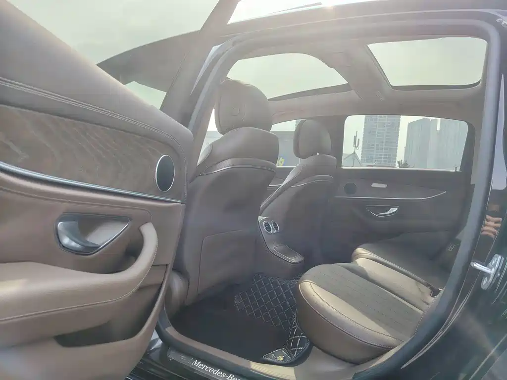 MERCEDES-BENZ E CLASS