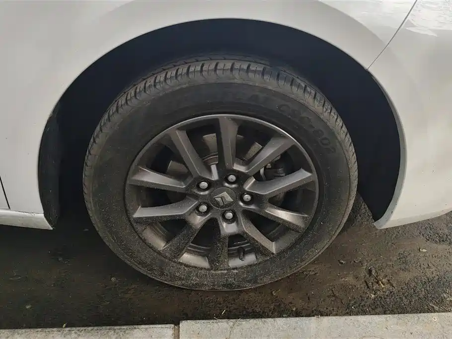 Baojun RC-5 2020 RC-5W 1.5L MT Elite