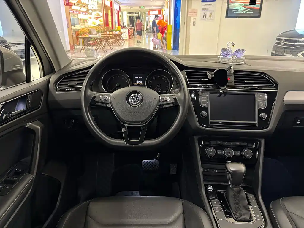 Volkswagen Tiguan L — миниатюра 17