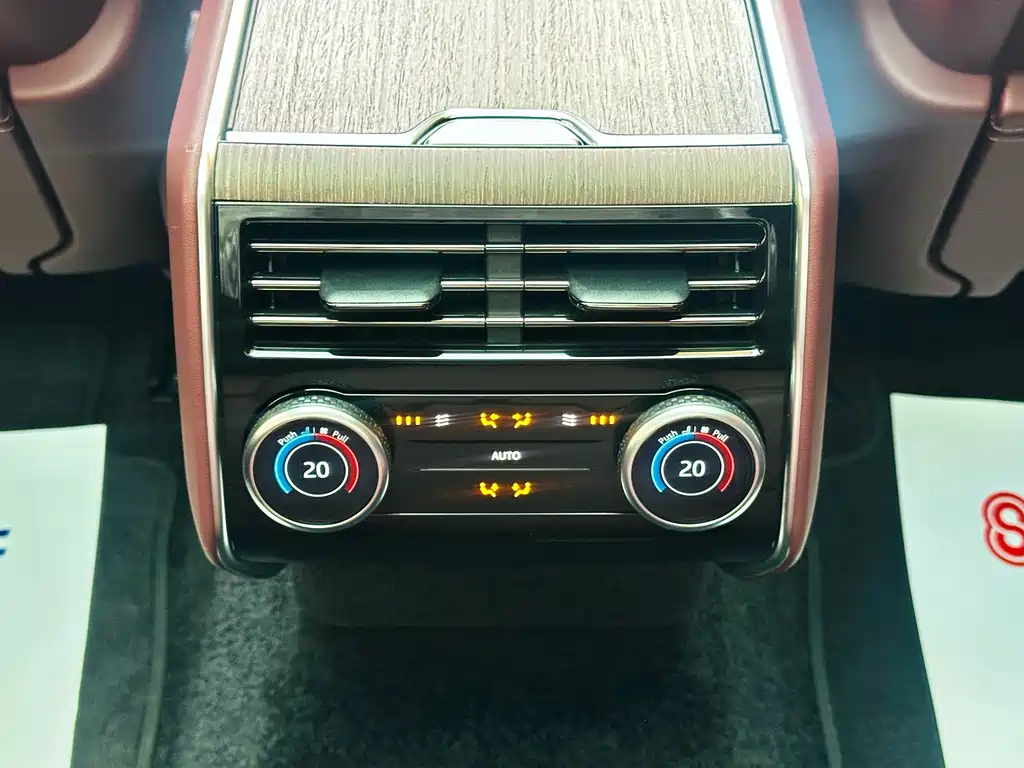 Land Rover Range Rover — миниатюра 17