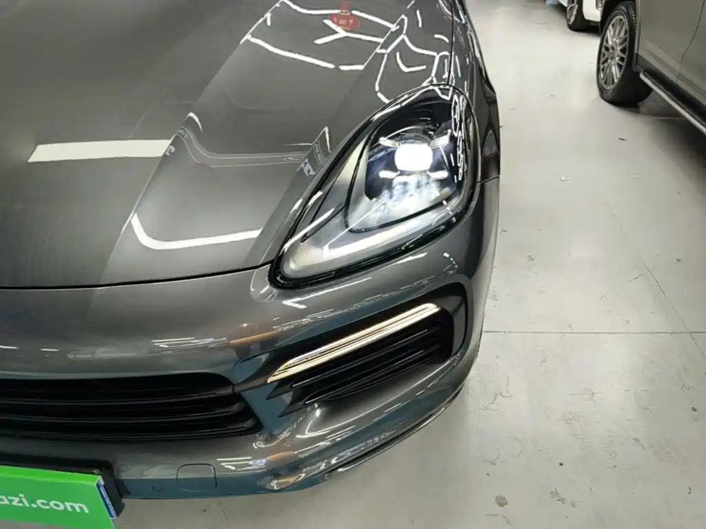 Porsche Cayenne — миниатюра 24