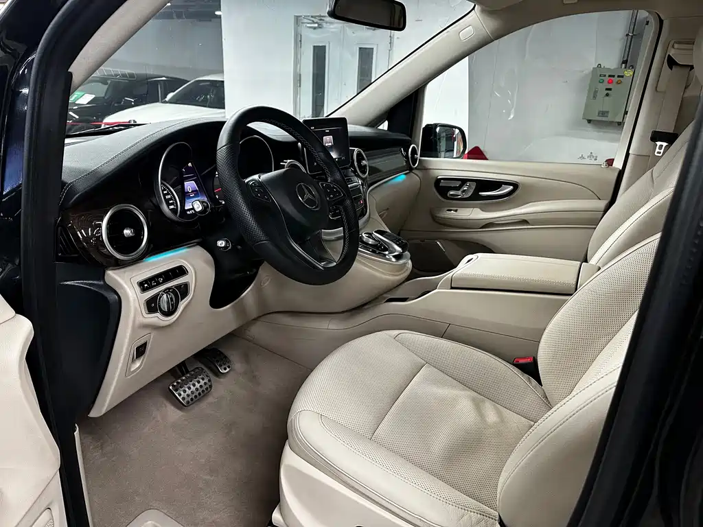 Mercedes-Benz V-Class — миниатюра 11