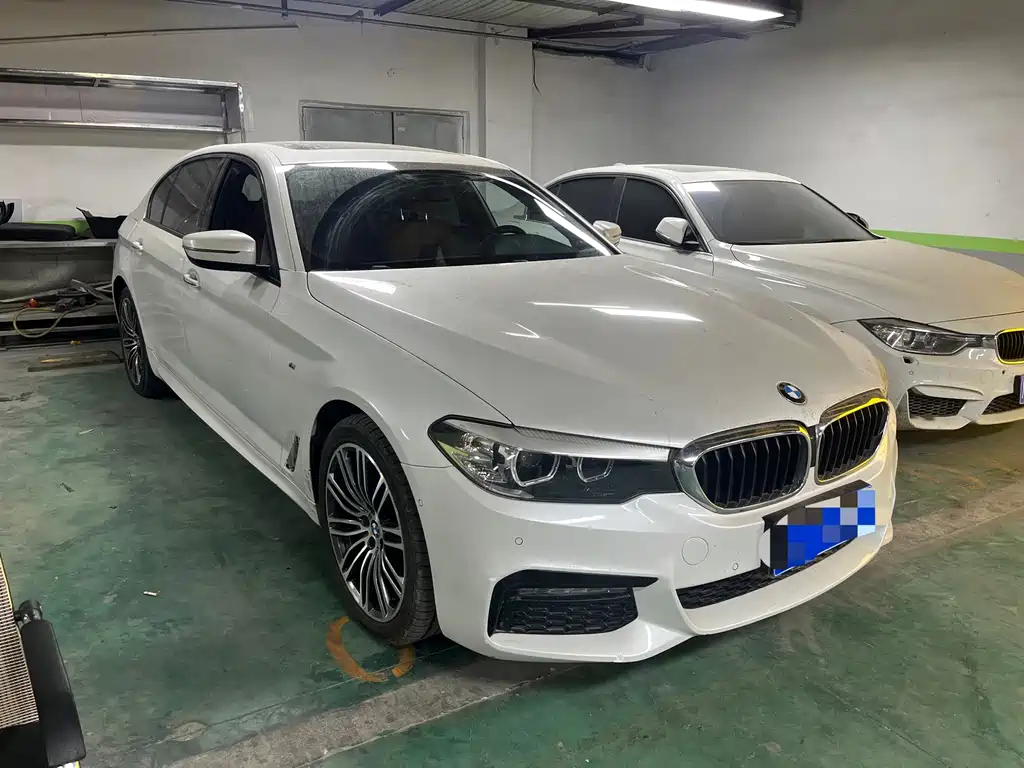 BMW 5 Series — миниатюра 3
