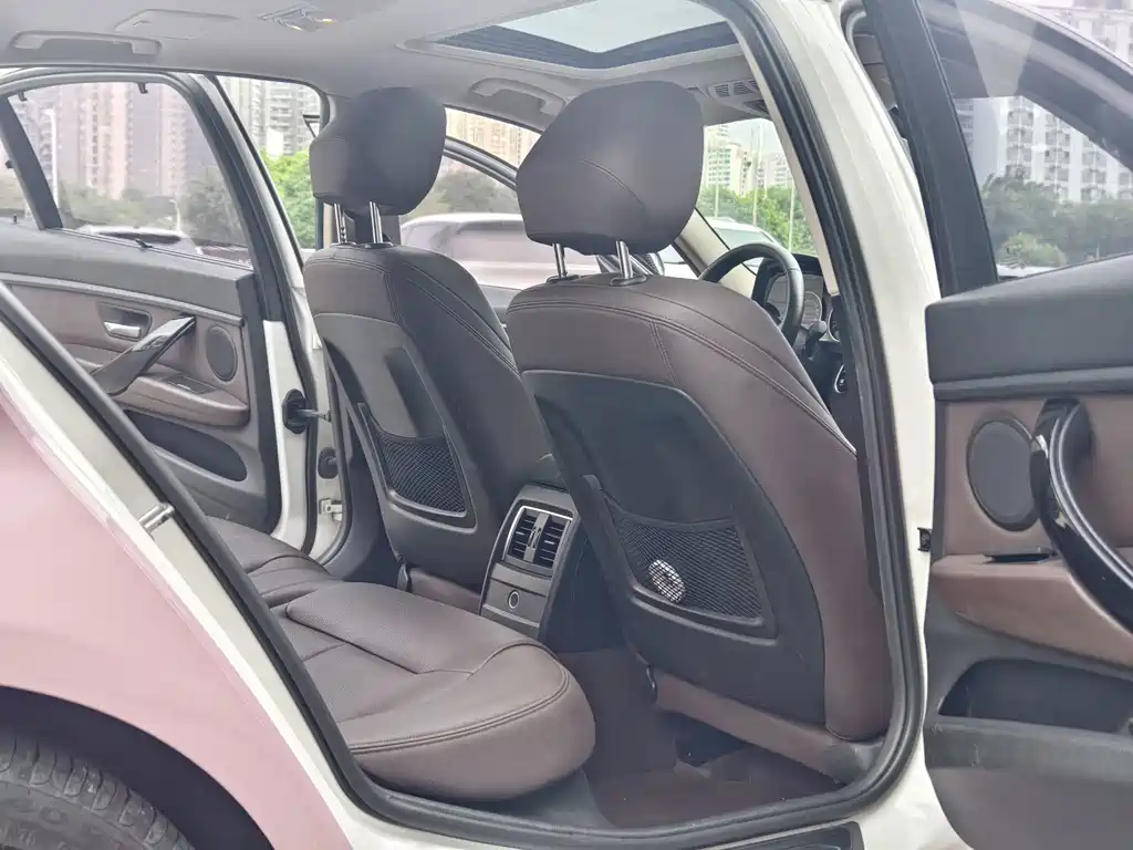 BMW 3 Series — миниатюра 11