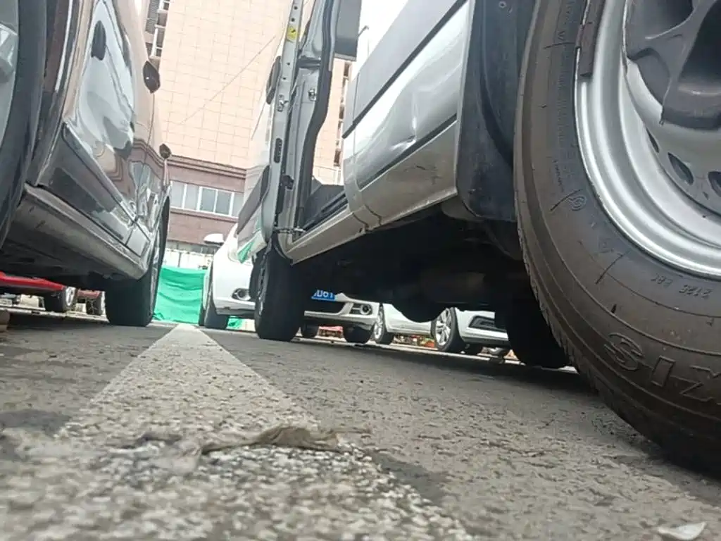 IVECO Ousheng — миниатюра 21