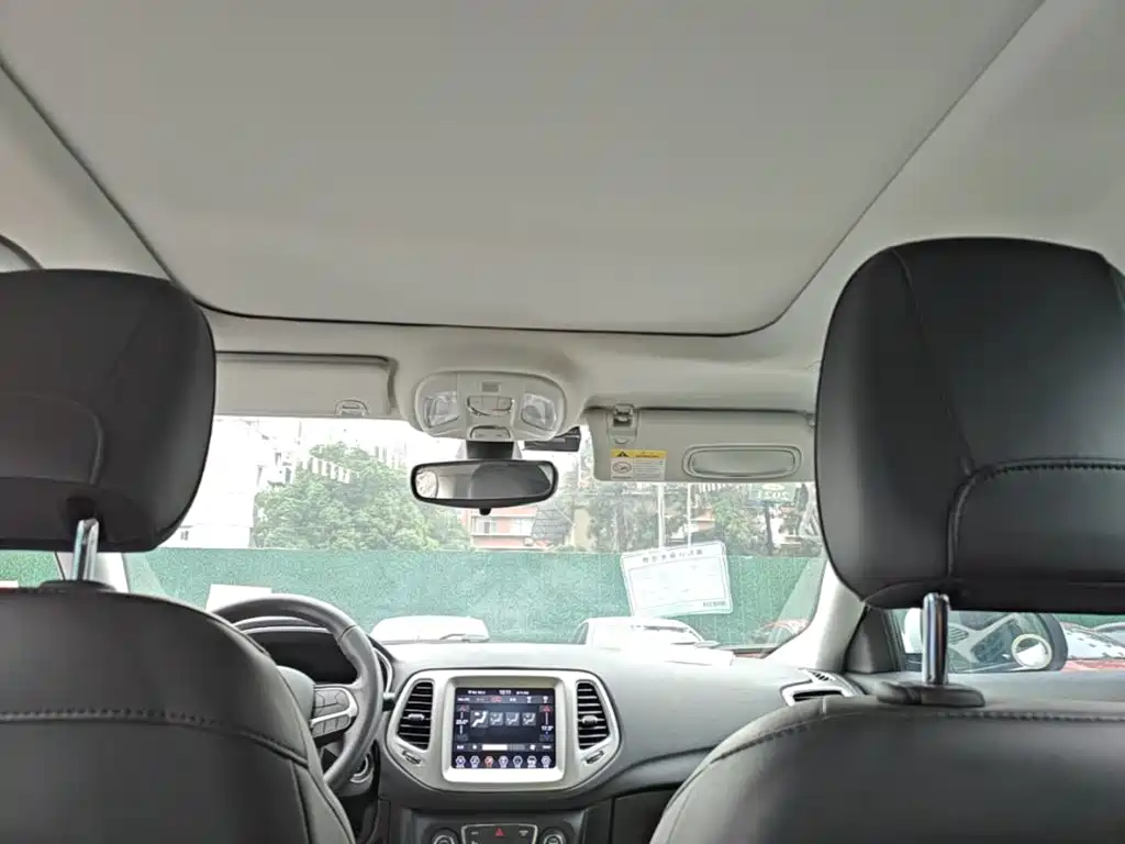 Jeep Compass — миниатюра 18