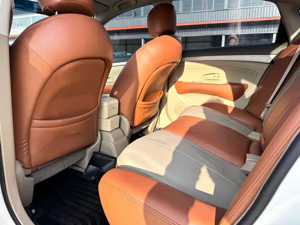 Nissan Sylphy 2016 1.6XE AT Lead