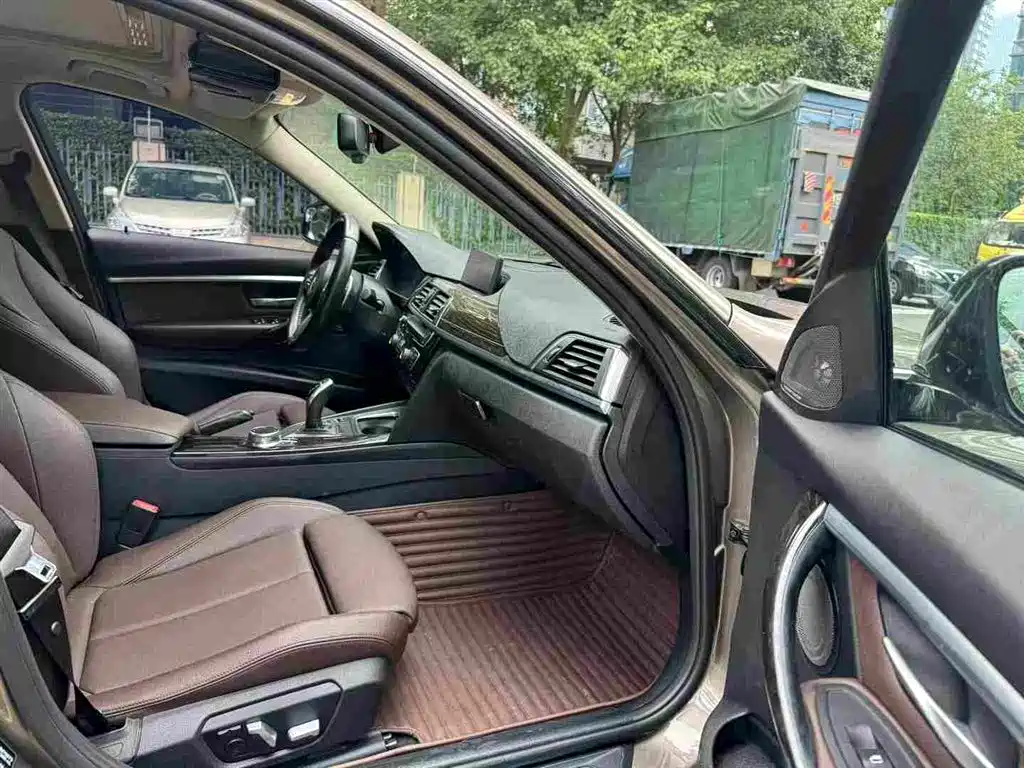 BMW 3 Series — миниатюра 8
