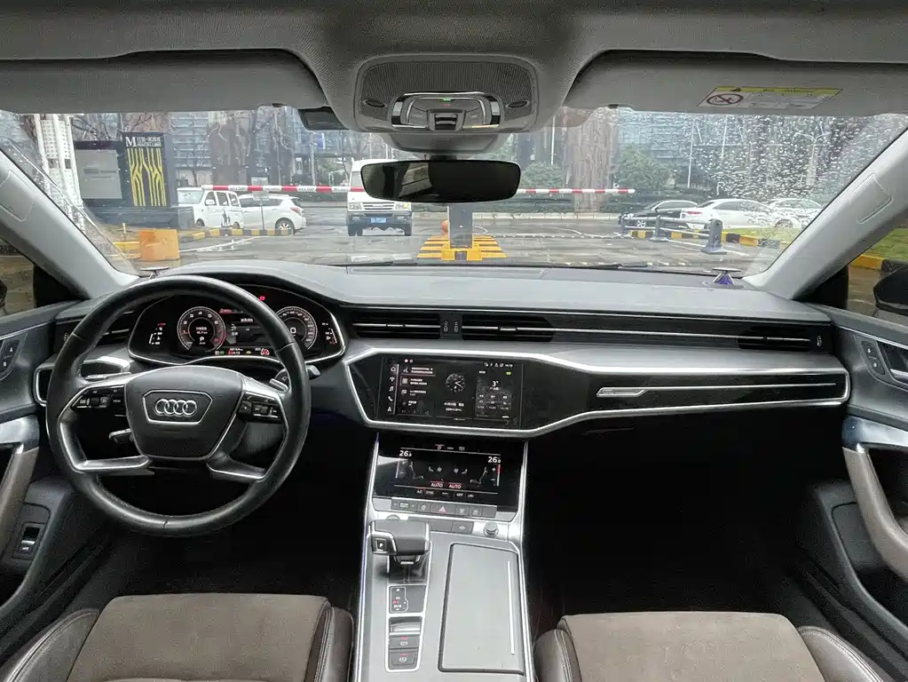 AUDI A7L