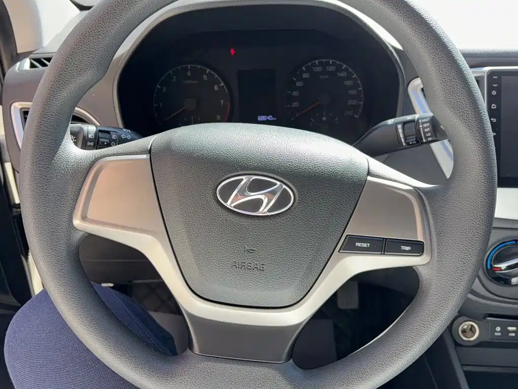 Hyundai Verna — миниатюра 3