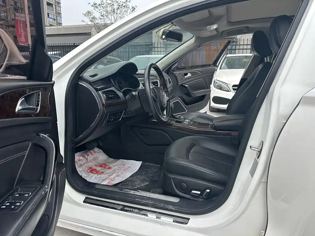 Zotye Zotye Z700 — миниатюра 5