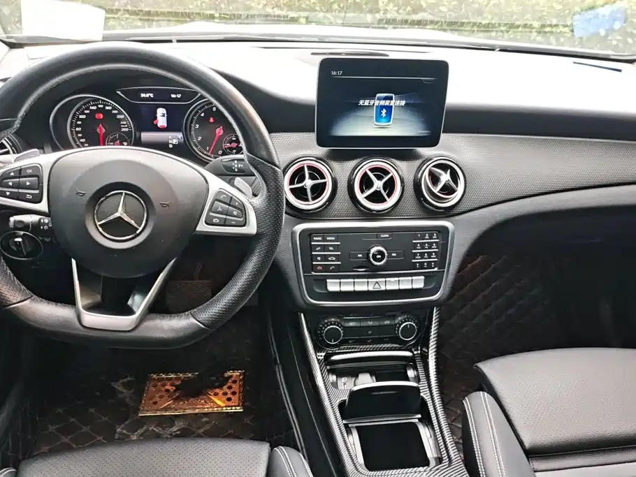 Mercedes-Benz GLA — миниатюра 12