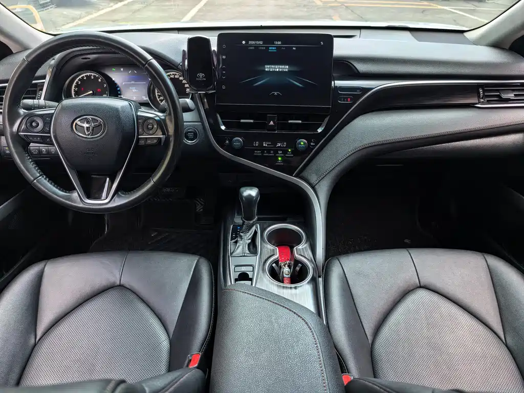 Toyota Camry — миниатюра 7