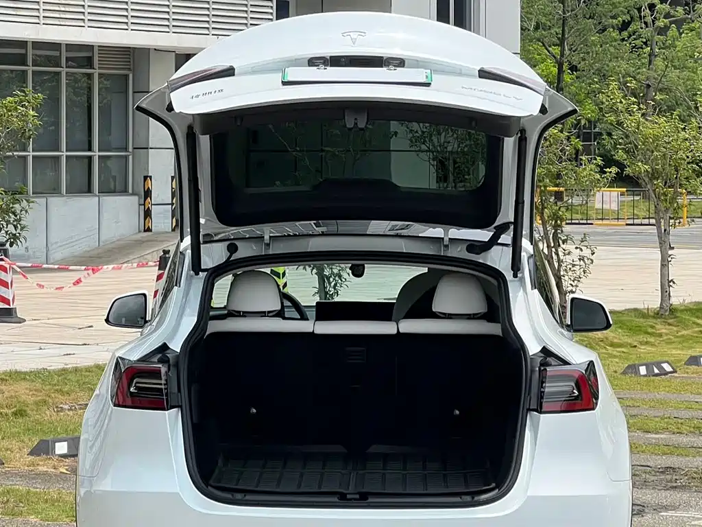 Tesla Model Y — фотографии объявления, Фото 18