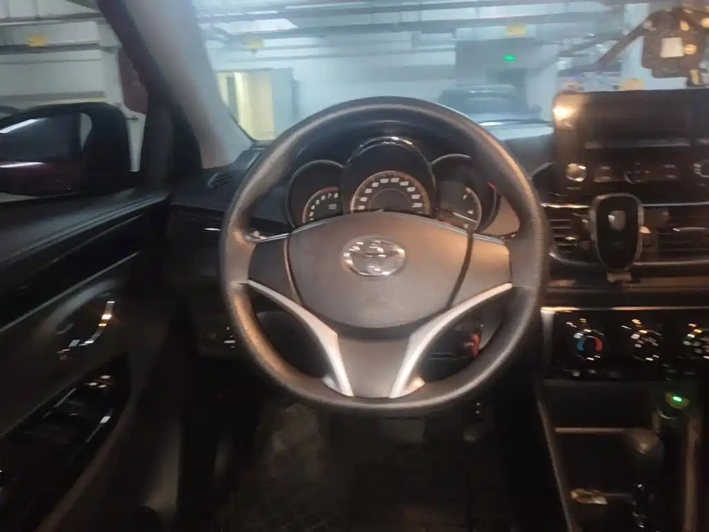 Toyota Yaris L — миниатюра 15