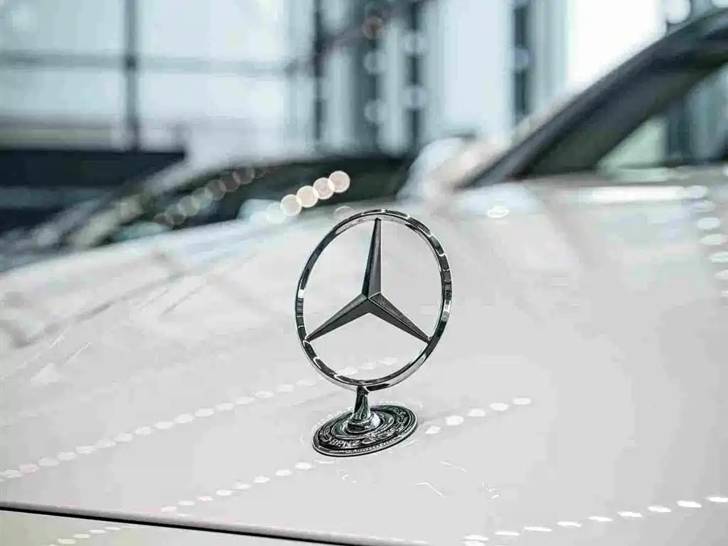 Mercedes-Benz E-Class — миниатюра 8