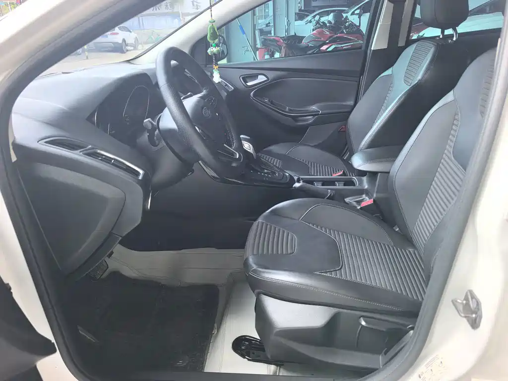 Ford Focus — миниатюра 5