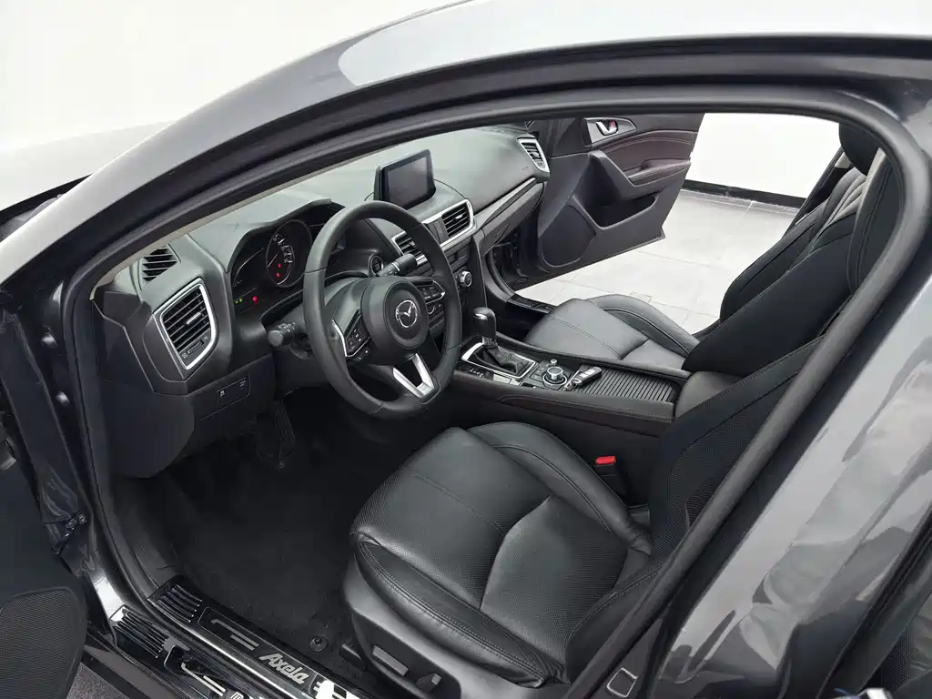 Mazda 3 Axela — миниатюра 11