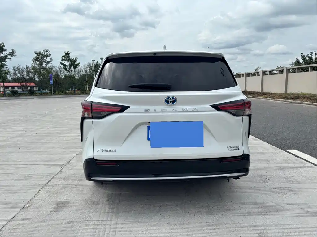 Toyota Sienna — миниатюра 10