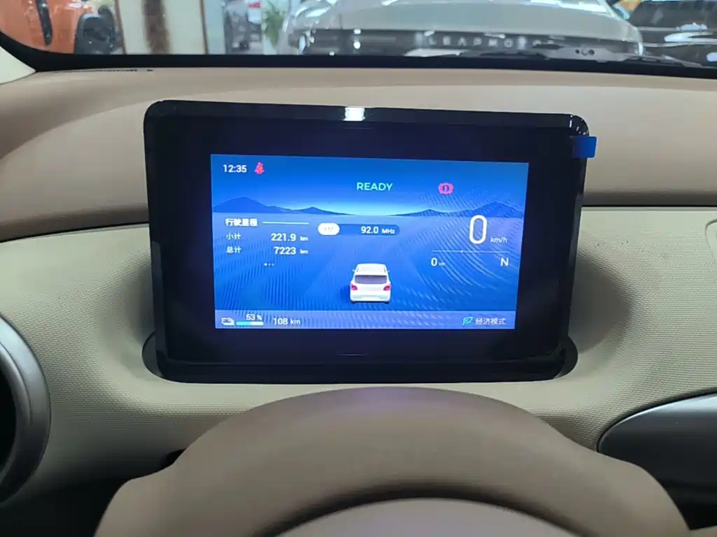 Wuling MINIEV — миниатюра 12