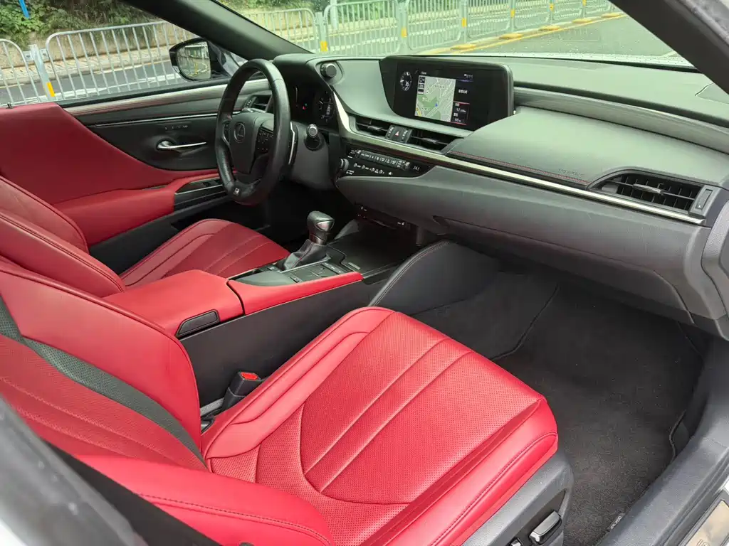 Lexus ES — миниатюра 12