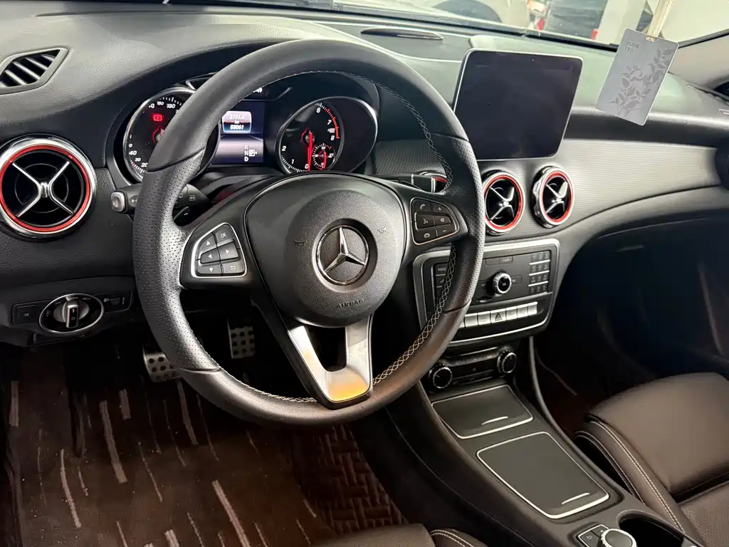 Mercedes-Benz GLA — миниатюра 6