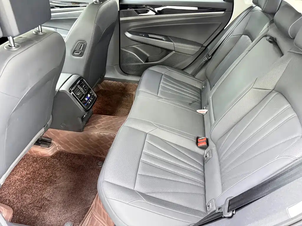 Volkswagen Passat — миниатюра 9