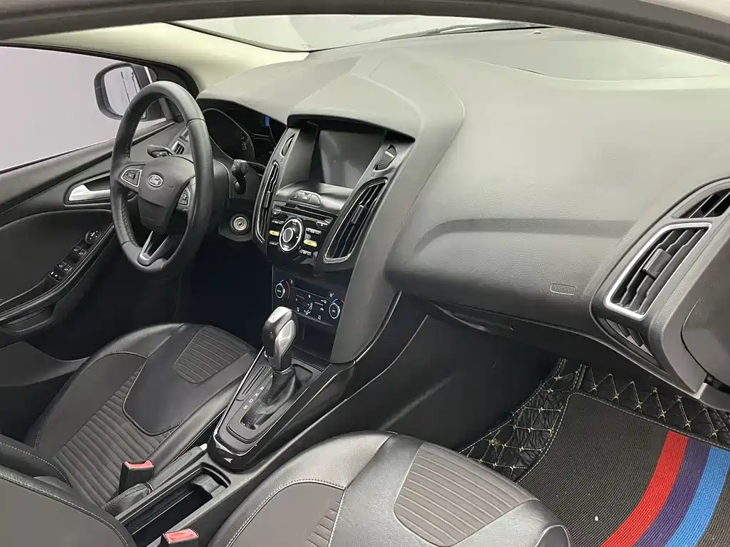 Ford Focus — миниатюра 6