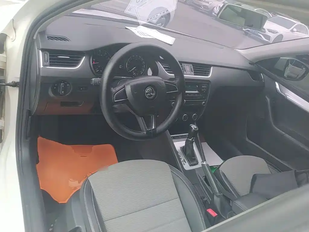 Skoda Octavia — миниатюра 10