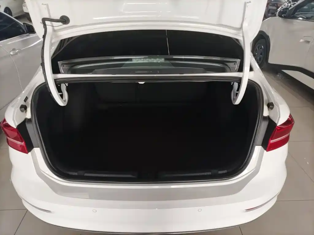 Volkswagen Lavida — миниатюра 19