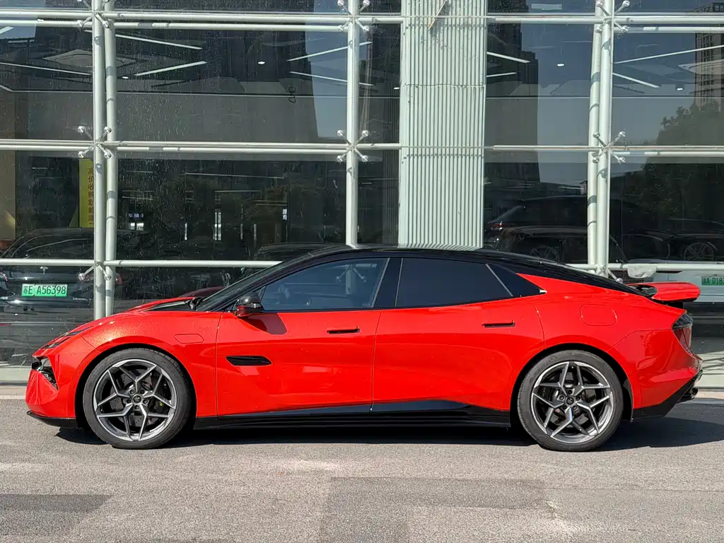 LOTUS SPORTS CAR EMEYA FLOWERS