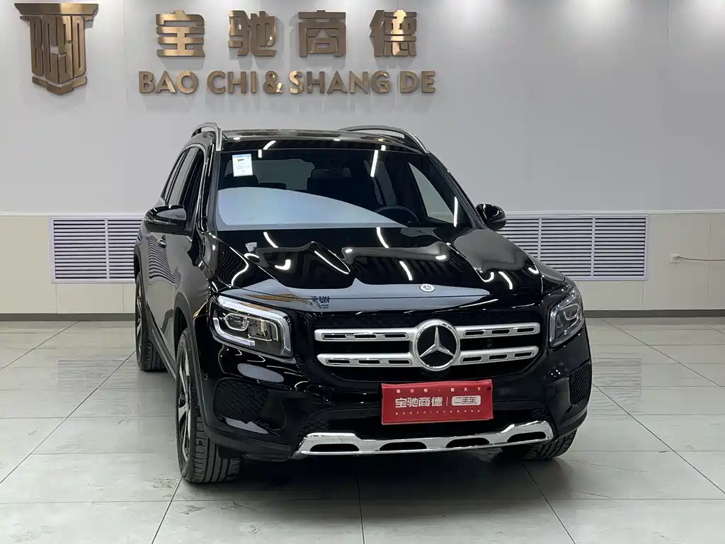 MERCEDES-BENZ GLB