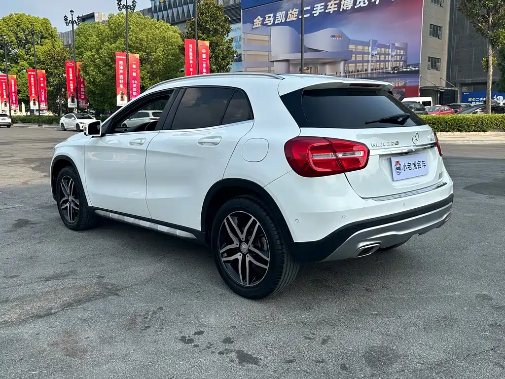 Mercedes-Benz GLA 2016 GLA 220 4MATIC Fashion